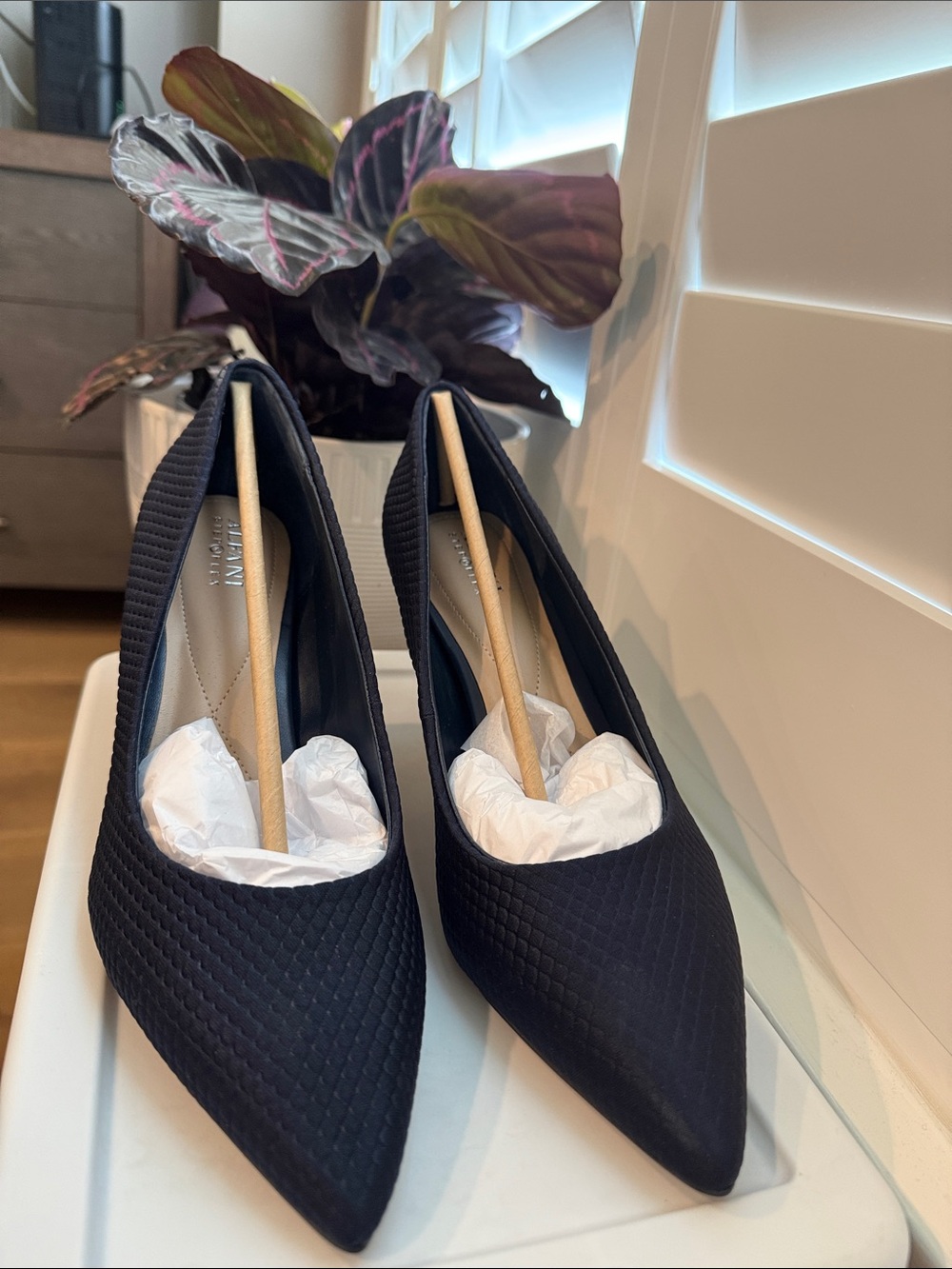 Elegant Navy Blue Pointed-Toe Pumps for Work & Events
